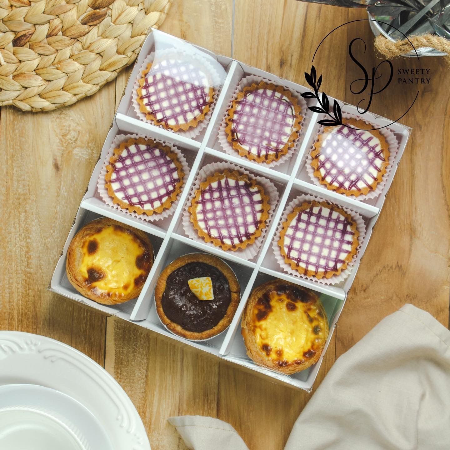 5PCS - WAVY SEKAT 9 - Dus Box Pudding Packaging Kotak kue Pie Window mika